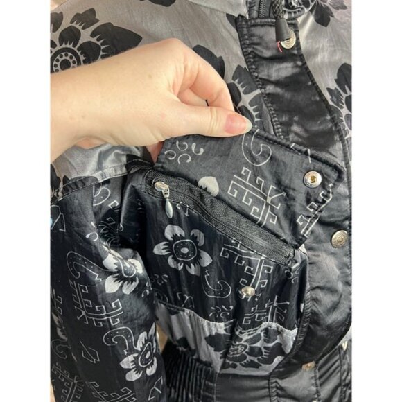 Ski Suit 1980s vintage snow suit black gray floral - Picture 12 of 16